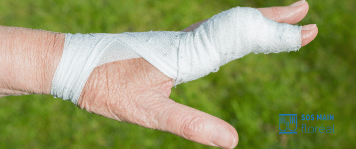 immobilisation du doigt avec un pansement